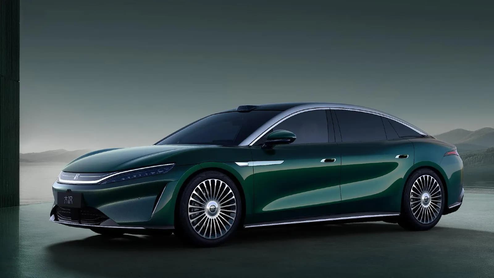 BYD Unveils Da Han Flagship Sedan With Jaw-Dropping 1,008 KM Range