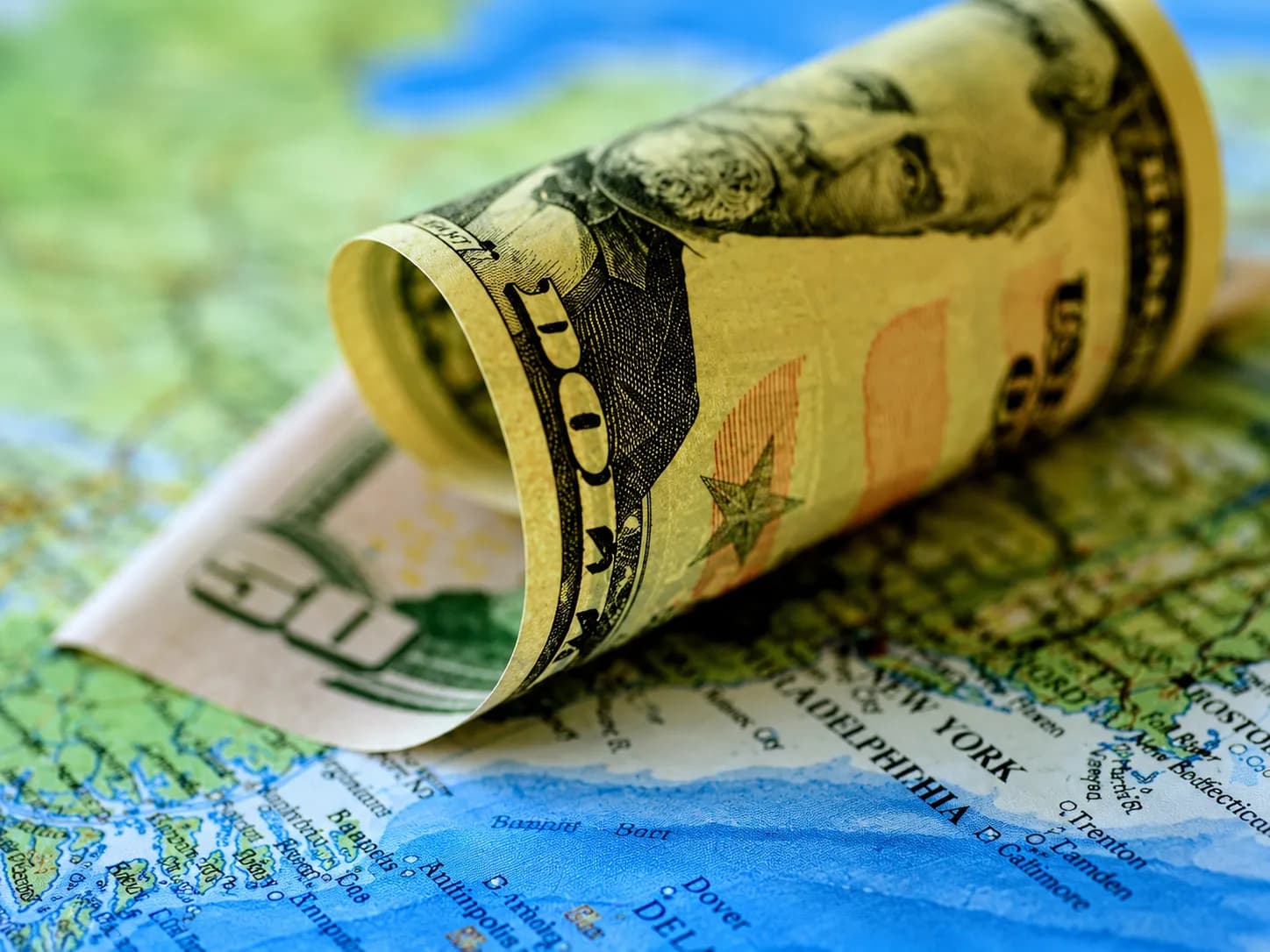 Saudi Arabia Rolls Over $5bn in Deposits, Easing Pakistan's Debt Pressure