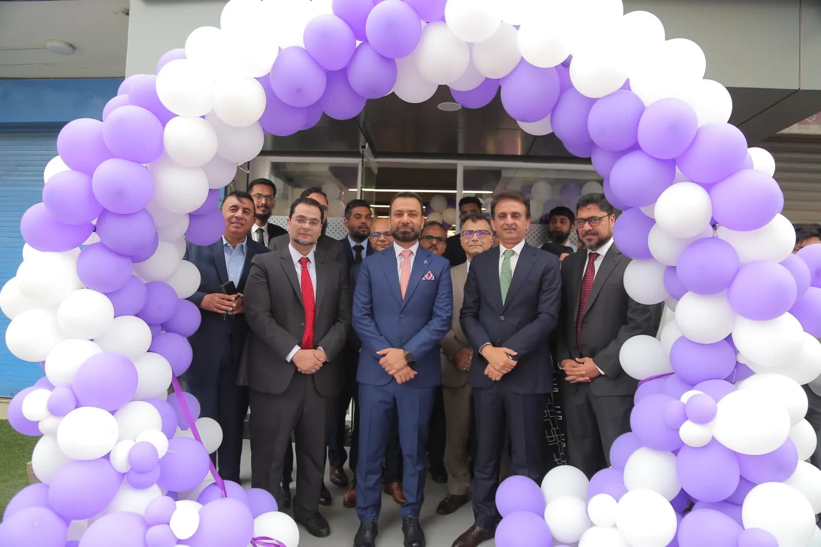 Meezan Bank Opens its First Round-the Clock Assisted Service Center