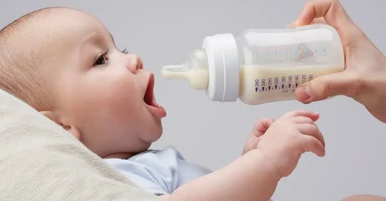 Bottle-Feeding Trend Linked to 33,700 Child Deaths Every Year