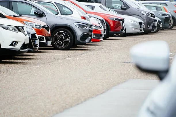 Pakistan Auto Sales Surge 33%, But Policy Vacuum Threatens Growth Ahead