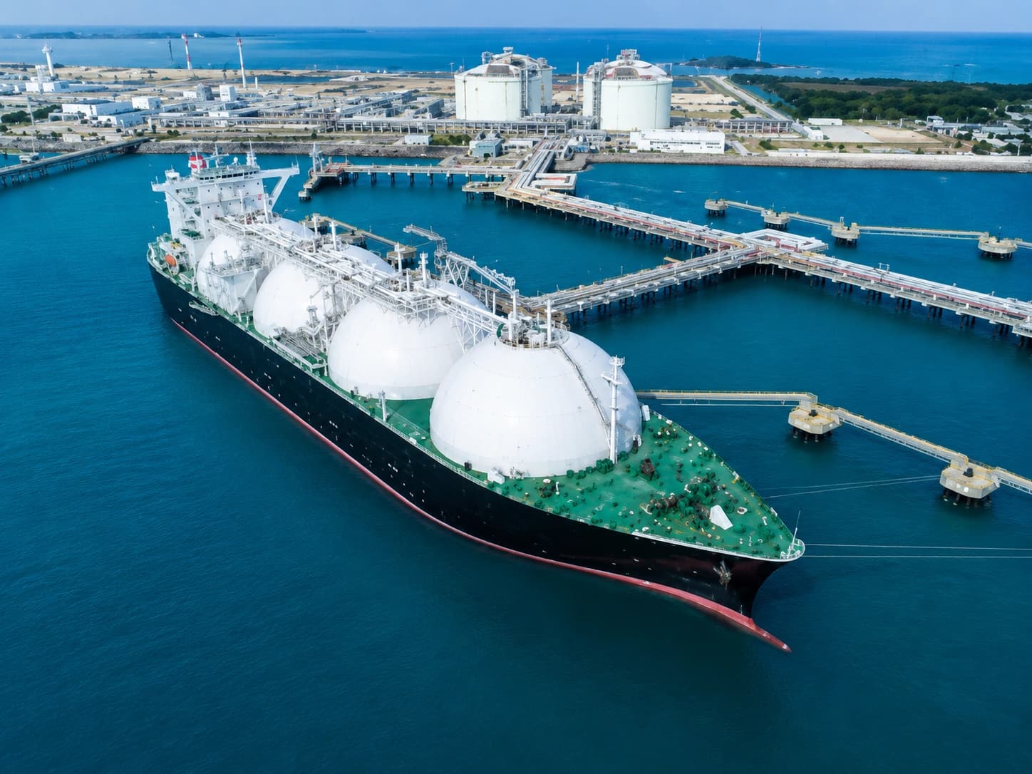 Pakistan Cuts $15m Monthly LNG Bill After Negotiations With Terminal Operators