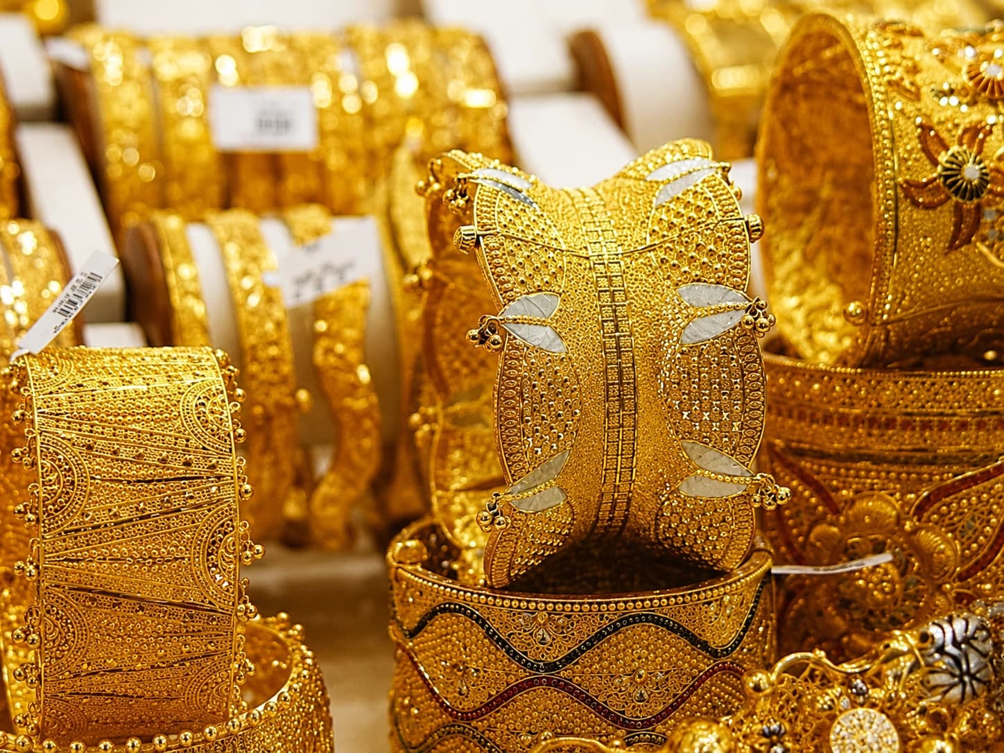 Gold Price in Pakistan Falls as Global Gold Drops $24 to $4,530 Per Ounce