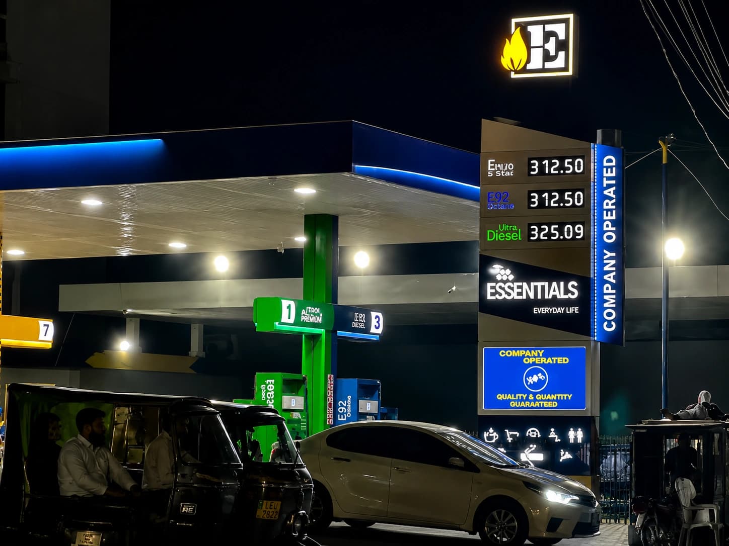 Pakistan Eyes Daily Fuel Pricing System Managed by OGRA
