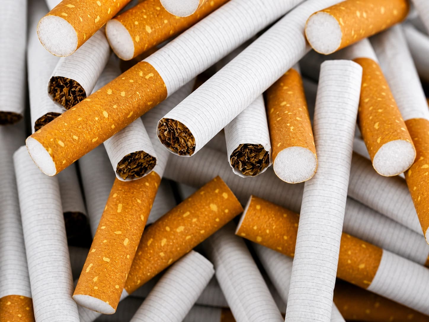 Customs Seize 2,600 Cigarette Packs from Two Umrah Pilgrims at Karachi Airport