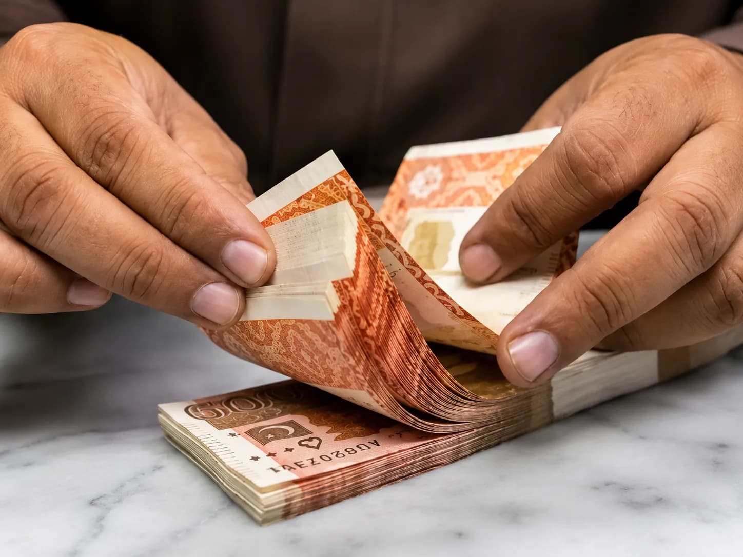 Pakistan Raises Rs239.3 Billion in Inaugural Hybrid Sukuk Auction