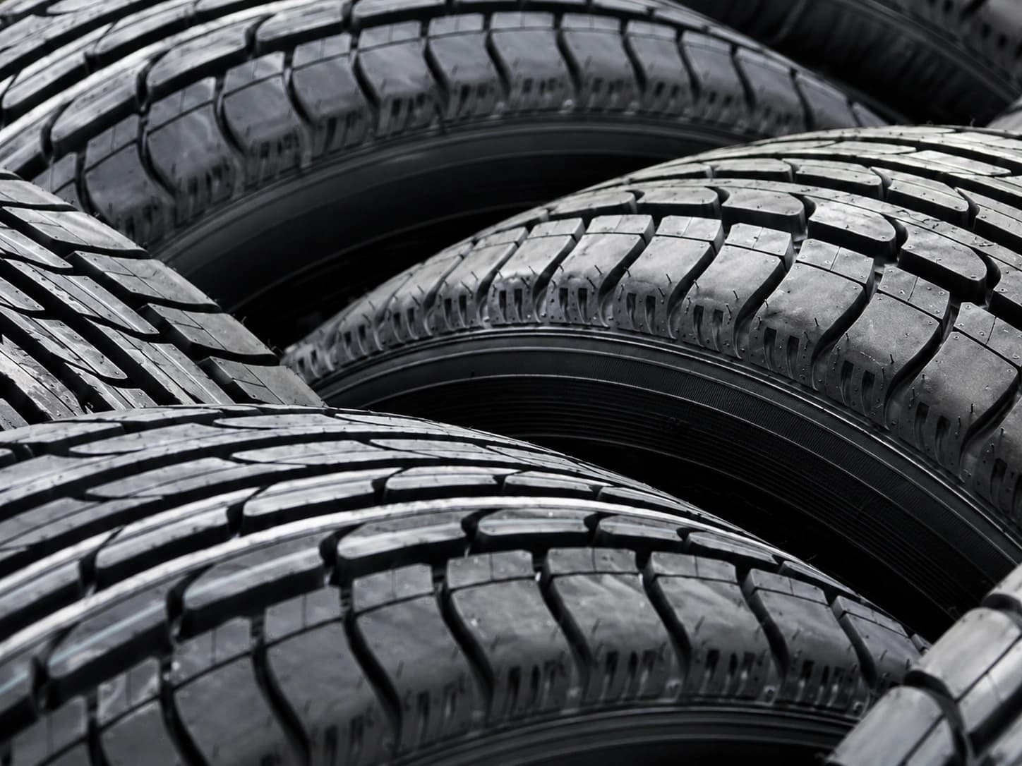 SLM Tyres IPO Oversubscribed 16.7x, Sets New PSX Record