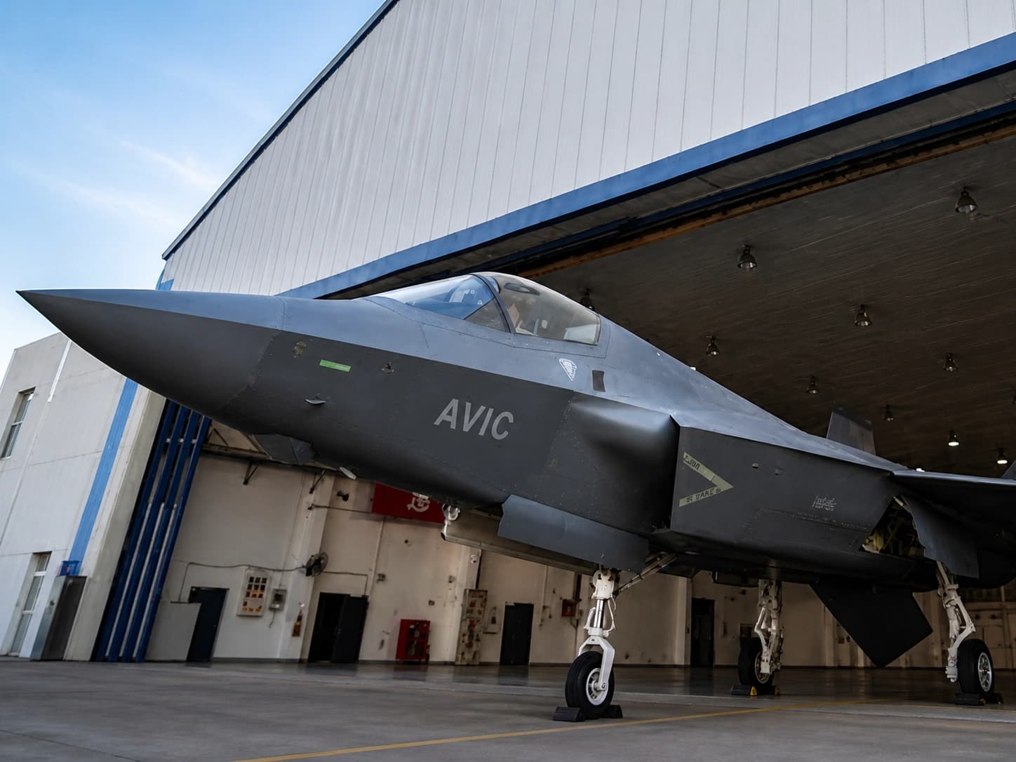 Pakistan Set to Acquire 40 Chinese J-35 Stealth Jets — A Direct Challenge to F-35 Power