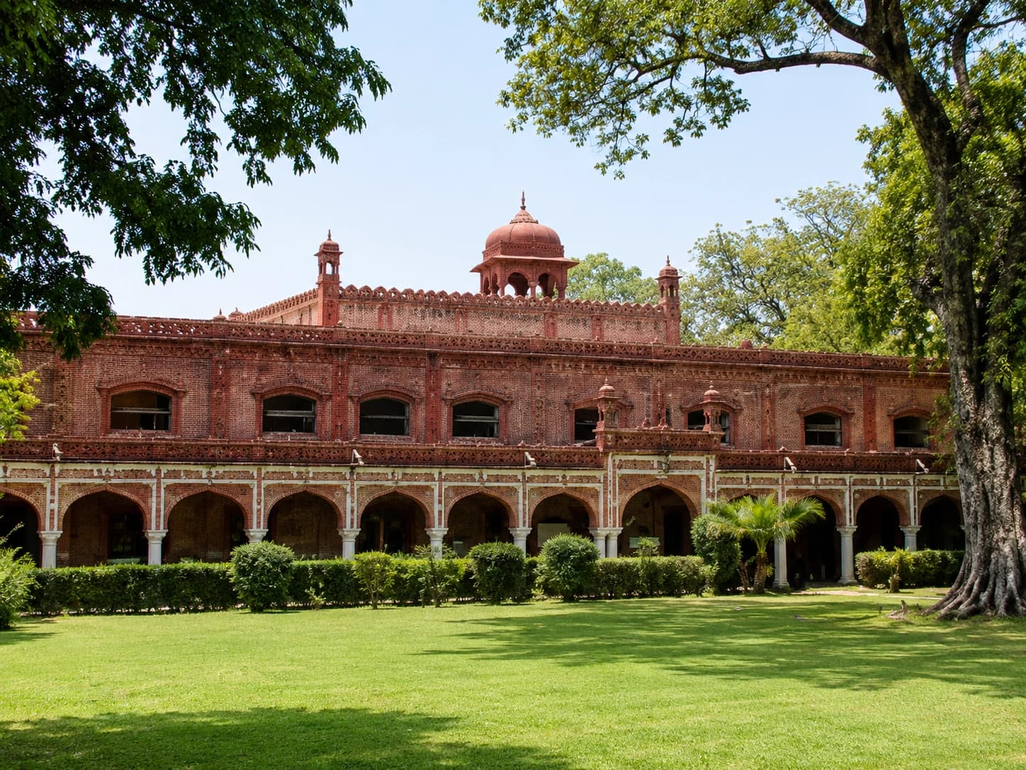 Punjab Plans to Hand Over 150 Government Colleges to Private Sector