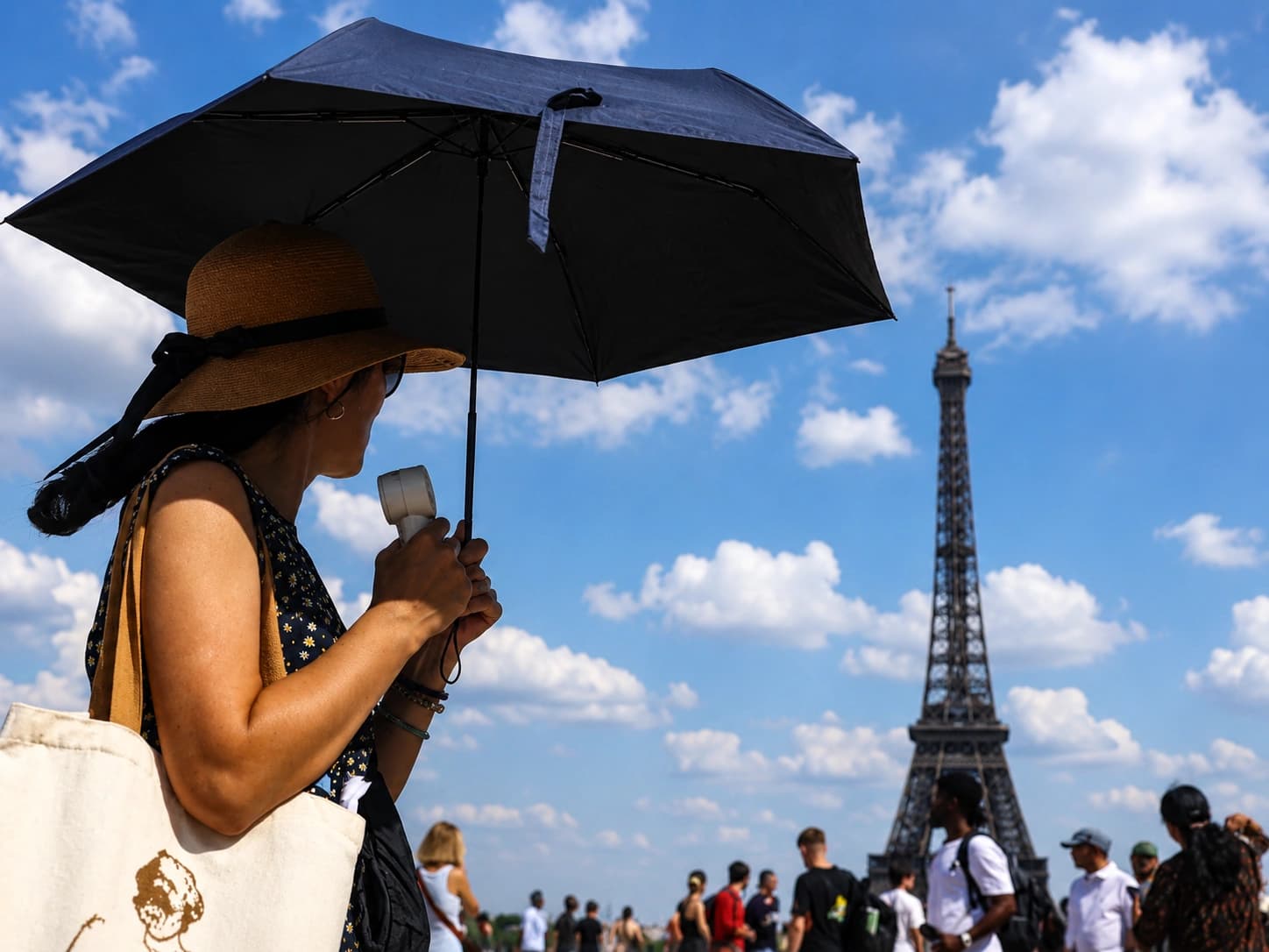 France Heat Wave Empties Store Shelves — Fans Sold Out in 30 Minutes