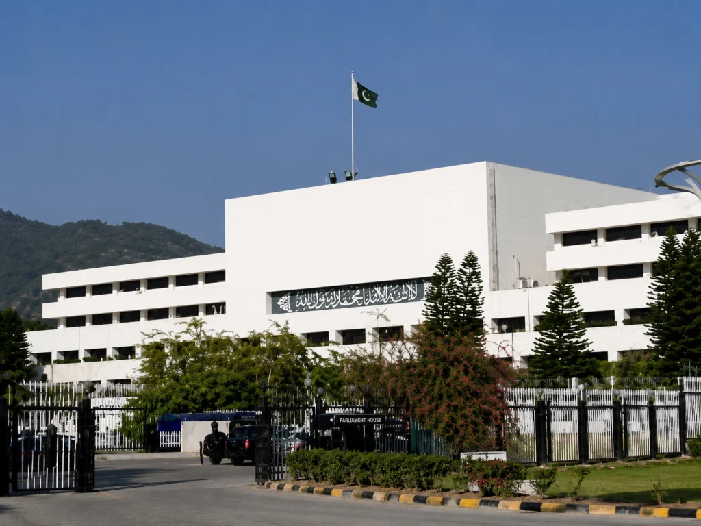 Ministry of Finance report reveals federal government corporations loss of Rs832 billion in FY2025 led by NHA and Pakistan Railways deficits