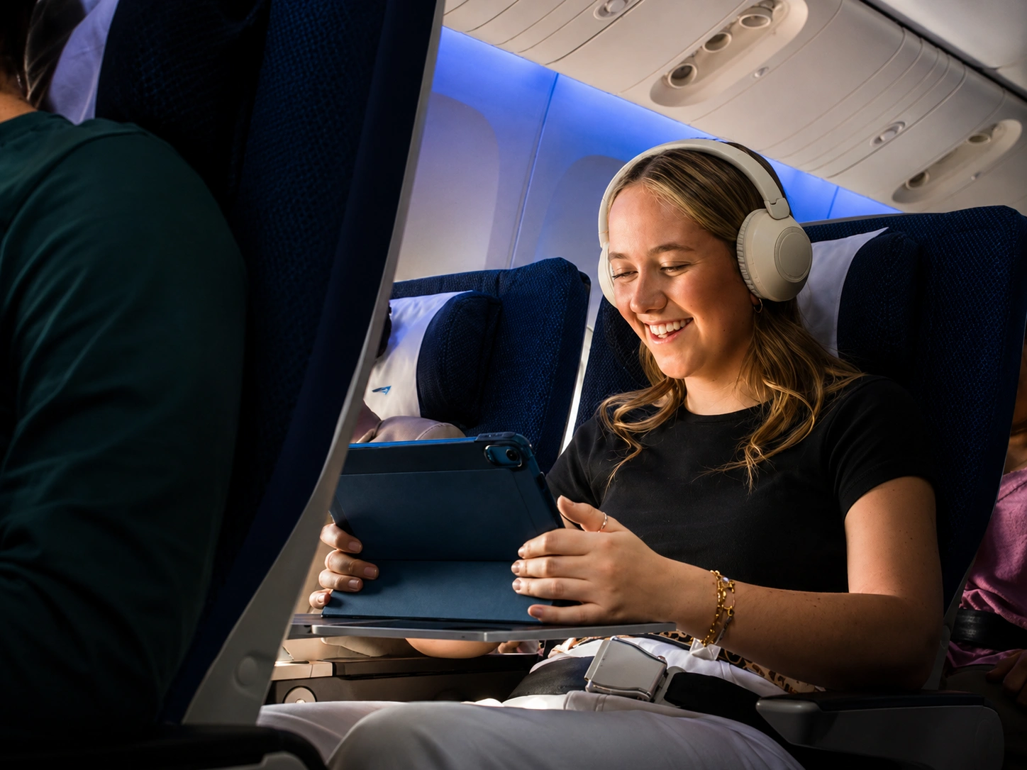 Starlink Wi-Fi Services in Flights offering passengers free 500Mbps internet inflight calls streaming and gaming across all routes globally
