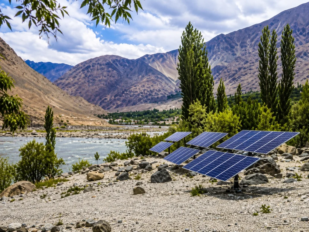 GB solar power project review meeting chaired by Prime Minister Shehbaz Sharif in Islamabad directing the 100MW Gilgit-Baltistan solar plant be expedited with independent third-party validation and full federal funding