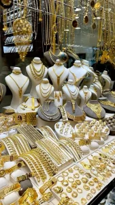 gold price Pakistan today rises Rs1100 per tola to Rs433536 while silver reaches all time high of Rs6462 per tola